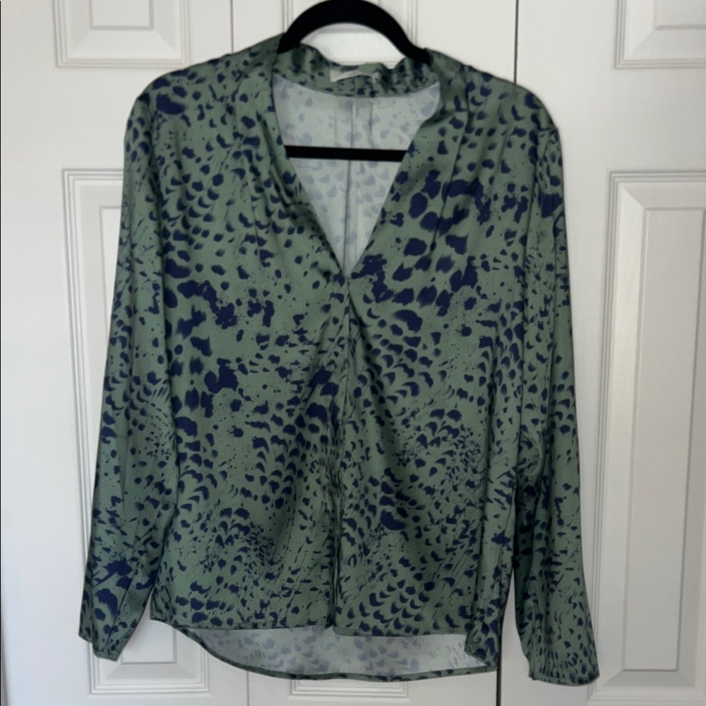 Babaton Patterned Long-Sleeve V-Neck Flowy Blouse - medium